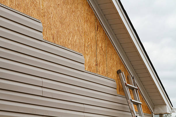 Professional Siding Replacement technician working in Spotswood, NJ